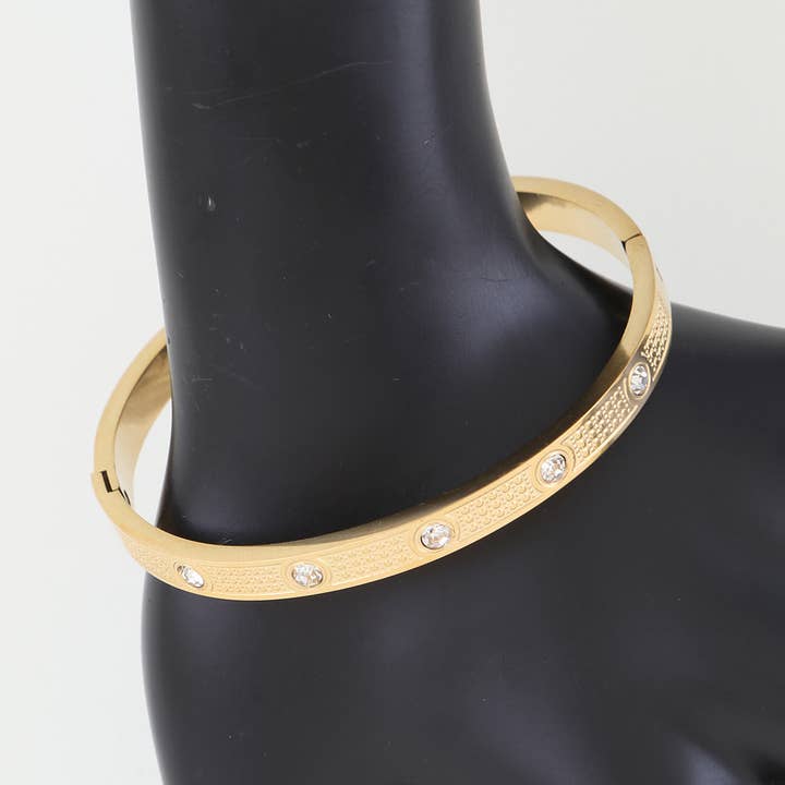 Bracelet gravé à multiples strass pour la vente par 3AM BY H&D ACCESSORIES