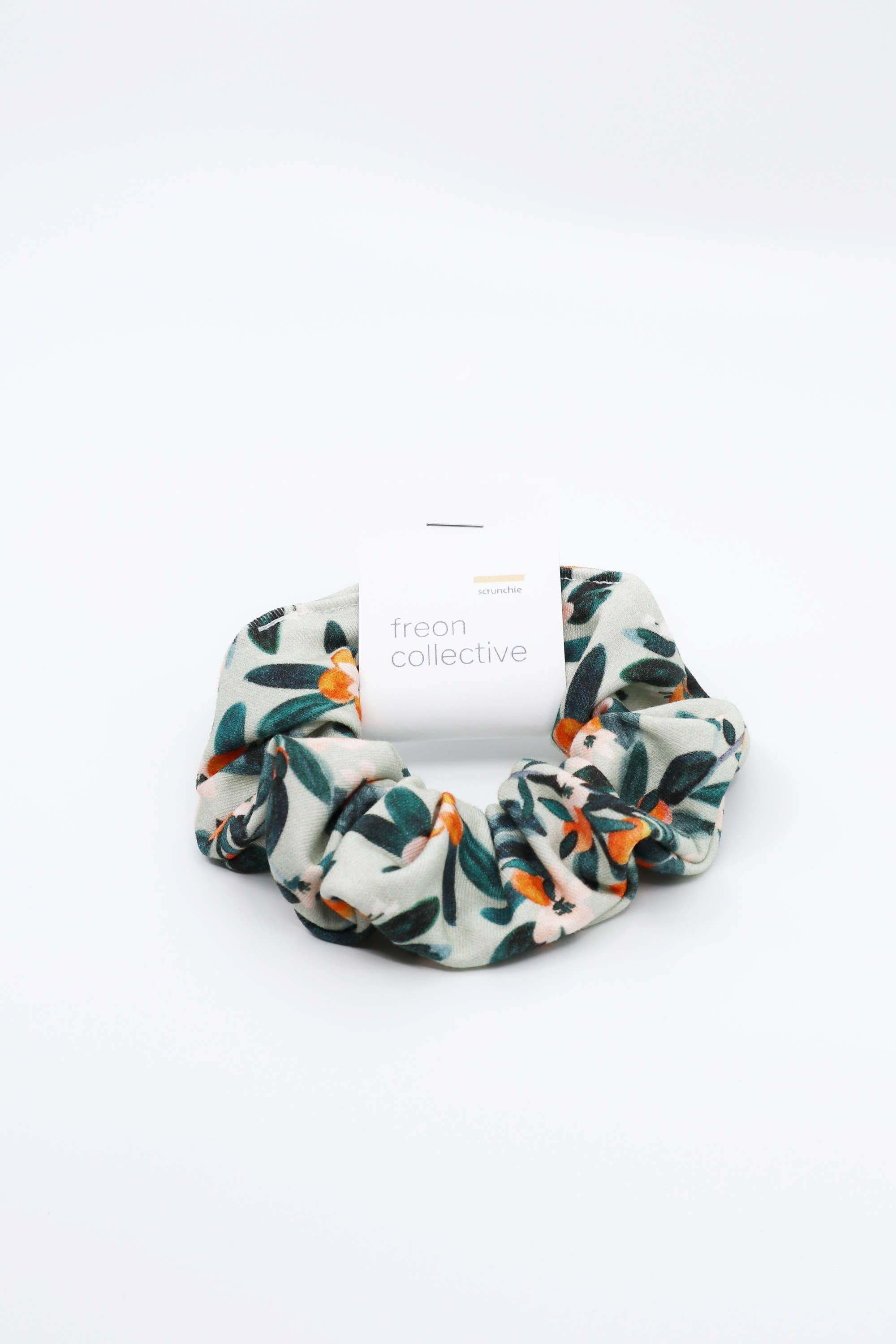 Freon Collective – wholesale Scrunchie - Dam – Ekologisk bomull hår Scrunchie - Sage Citrus2