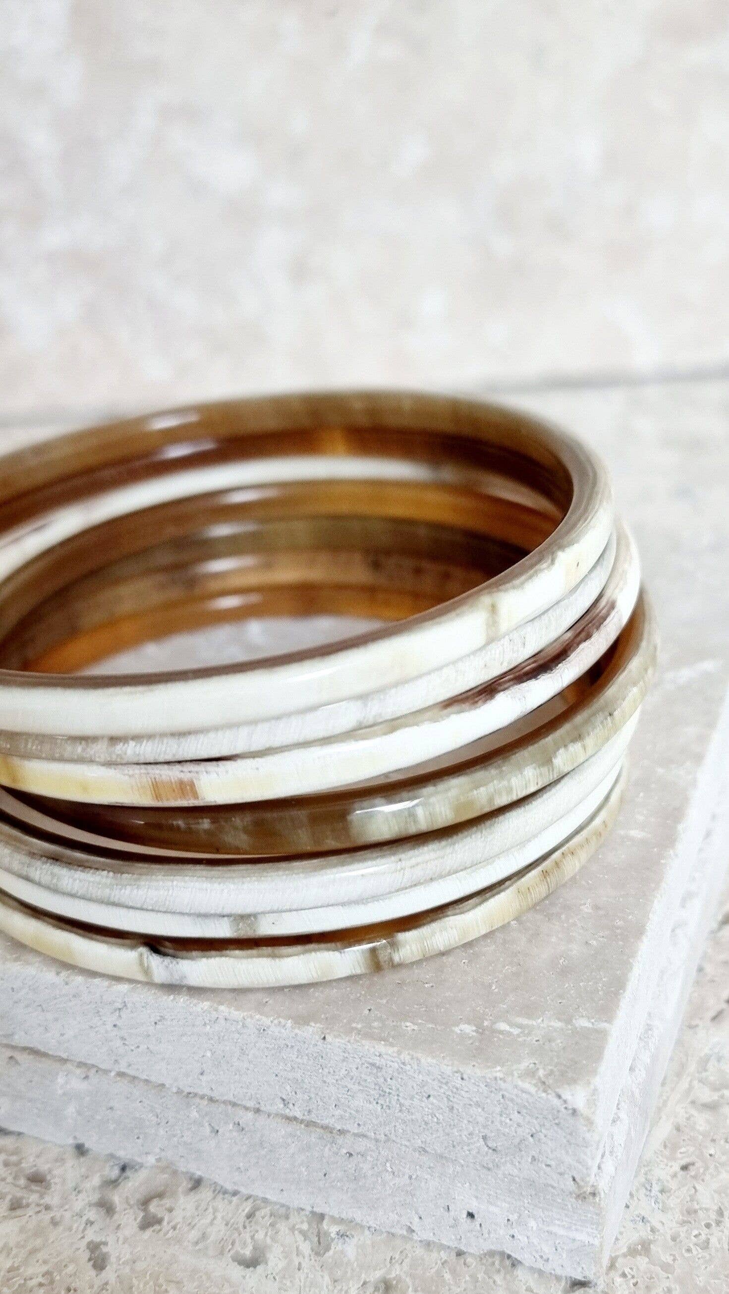 Le Coin Sauvage - Vente Bracelet jonc - Bracelet Jonc Corne - 5 mm - Natural Blond1