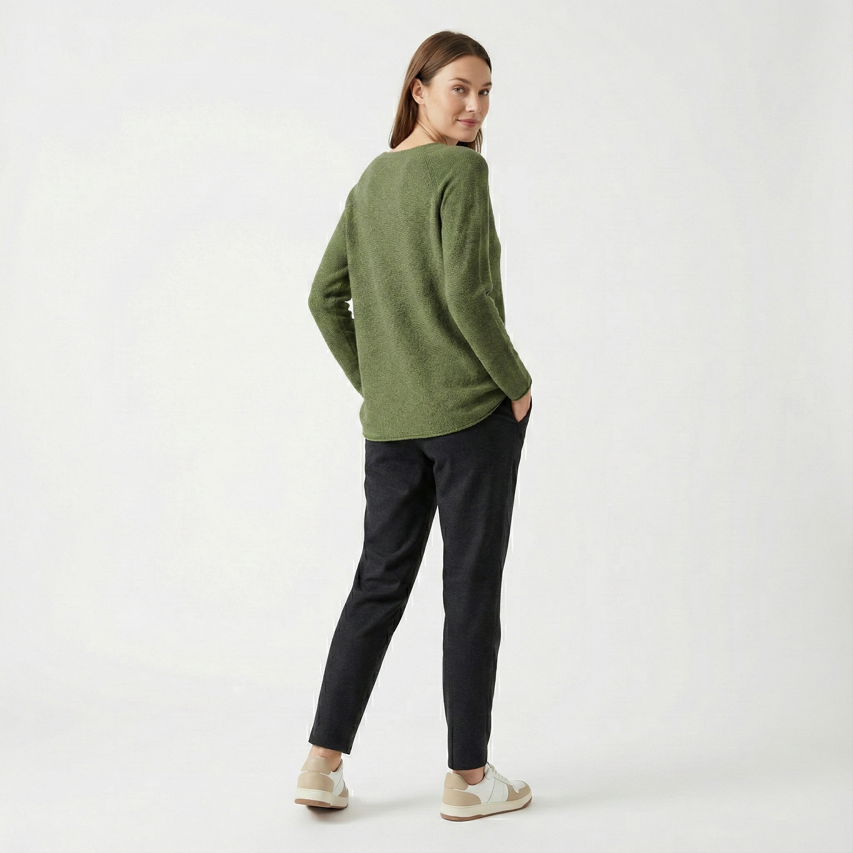 L'Emotion – wholesale Knitted jumper – Women′s – Viscose Round Neck Long Sleeve Knitted Sweater     22