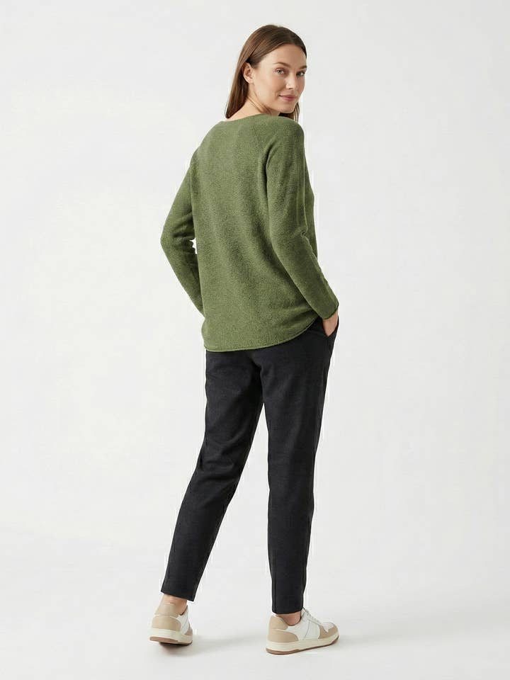 L'Emotion – wholesale Knitted jumper – Women′s – Viscose Round Neck Long Sleeve Knitted Sweater 22