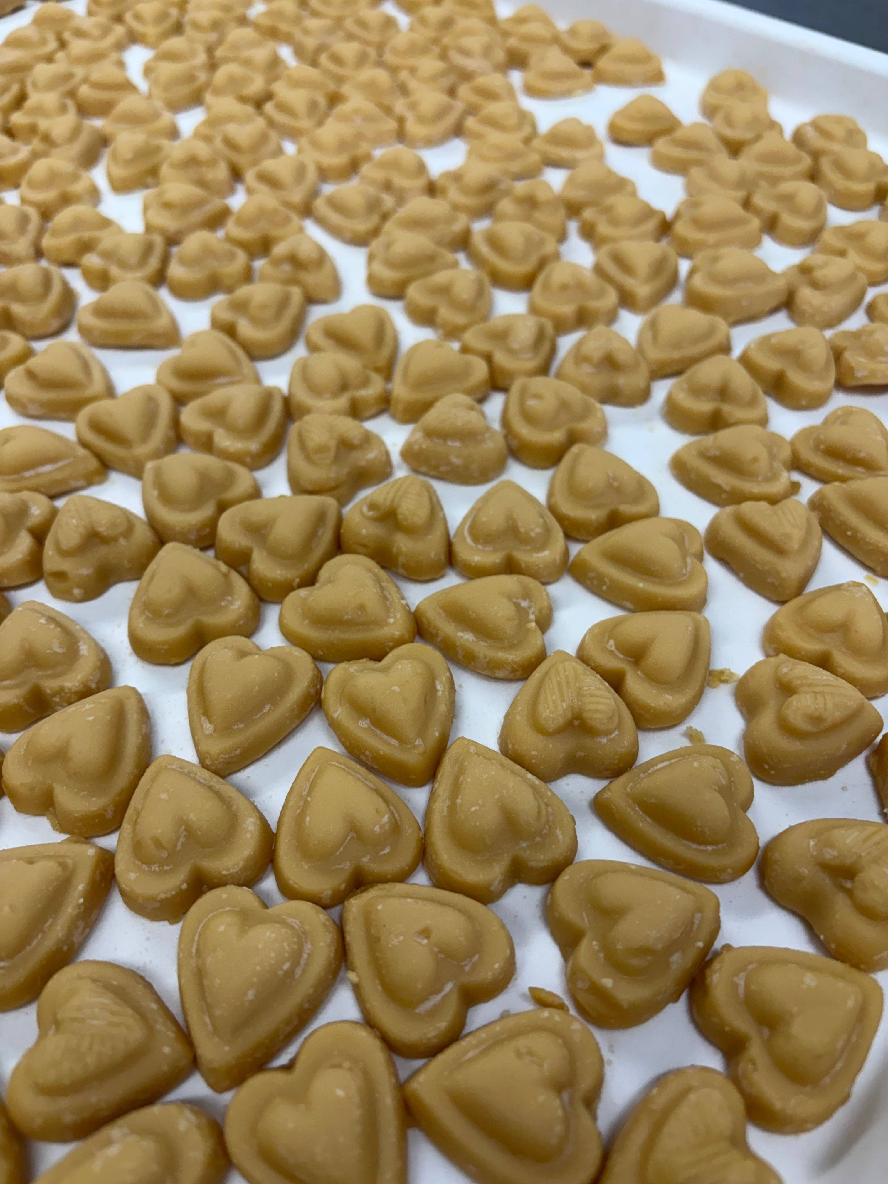 Maple City Candy - Wholesale Hard Candy - Pure Vermont Maple Candy- Hearts Gift Box- 14 Piece2