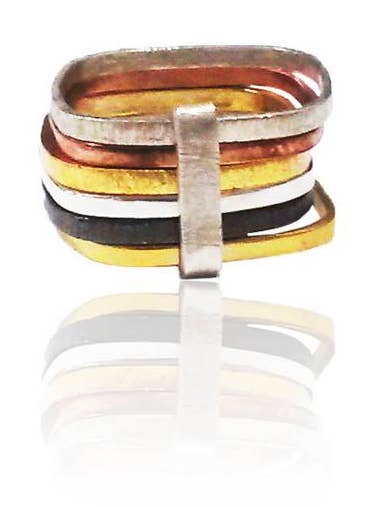 Bague empilée carrée Six Multi Habimah pour la vente par Sikara & Co.