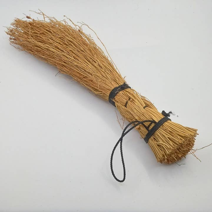 The Broom House - Wholesale Whisk - Primitive Whisk1