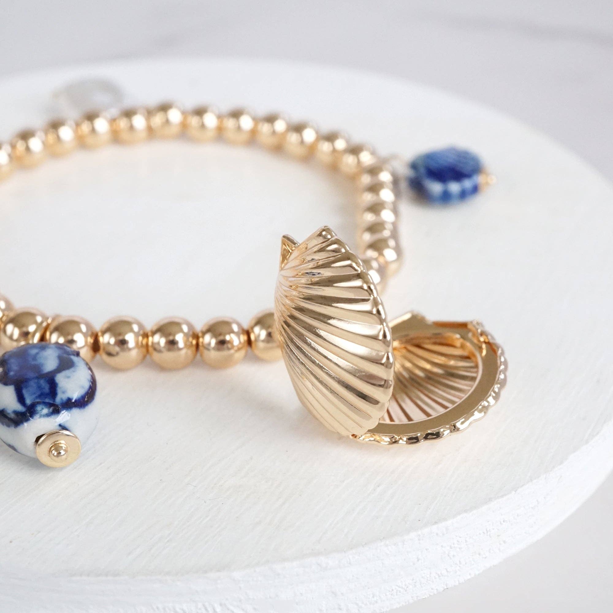 PennyLine inc - Wholesale Beaded Bracelet - Chinoiserie & Clam Shell Locket Preppy Statement Ball Beads Stretchy Bracelet – Gold Tone2