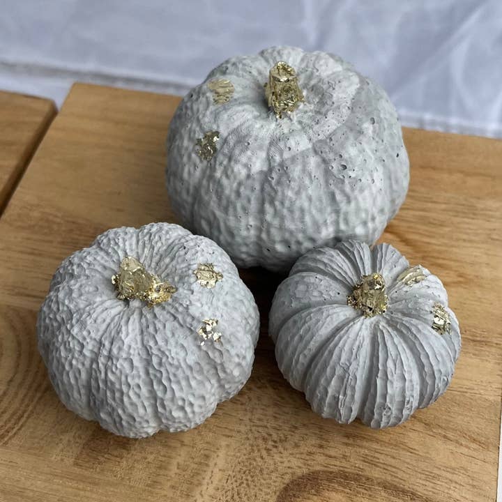 Love Nene - Wholesale Decorative Tabletop Object - Set of Small Halloween & Fall Pumpkins1