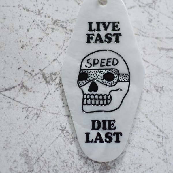 Rock And Rose Motel - Wholesale Keychain - Unisex - Speed Live Fast Die Last Motel Keychain0