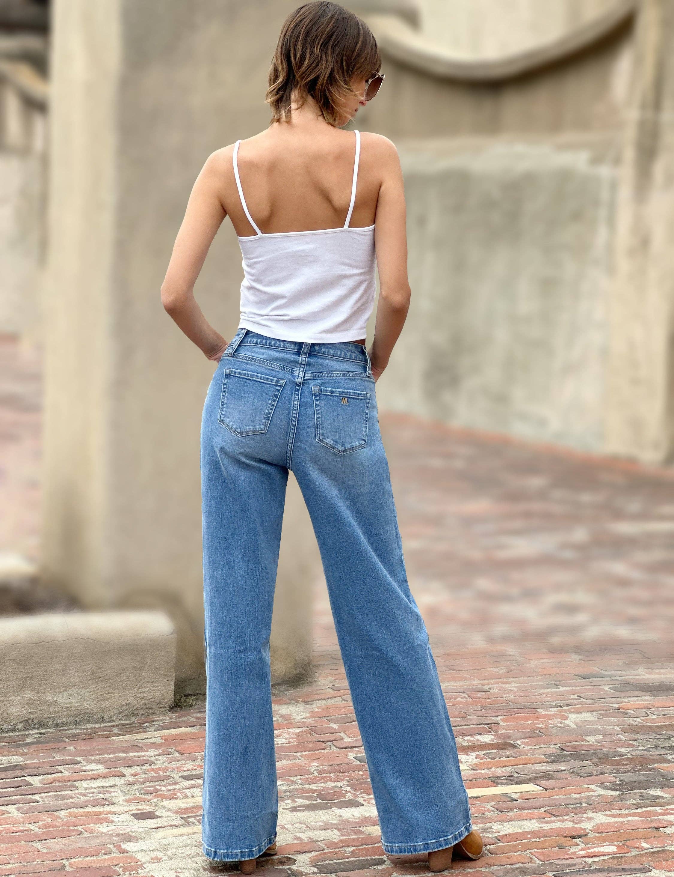 The Relaxed Straight Jeans for wholesale on Faire2