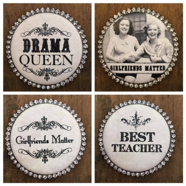 My Favorite Things – Íman por atacado – Íman redondo M-DRAMA com gráficos Drama queen