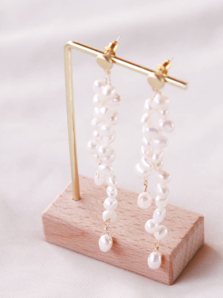 Bryllups øreringe med ferskvandsperler 'Irena' for engroshandel hos Lily in love