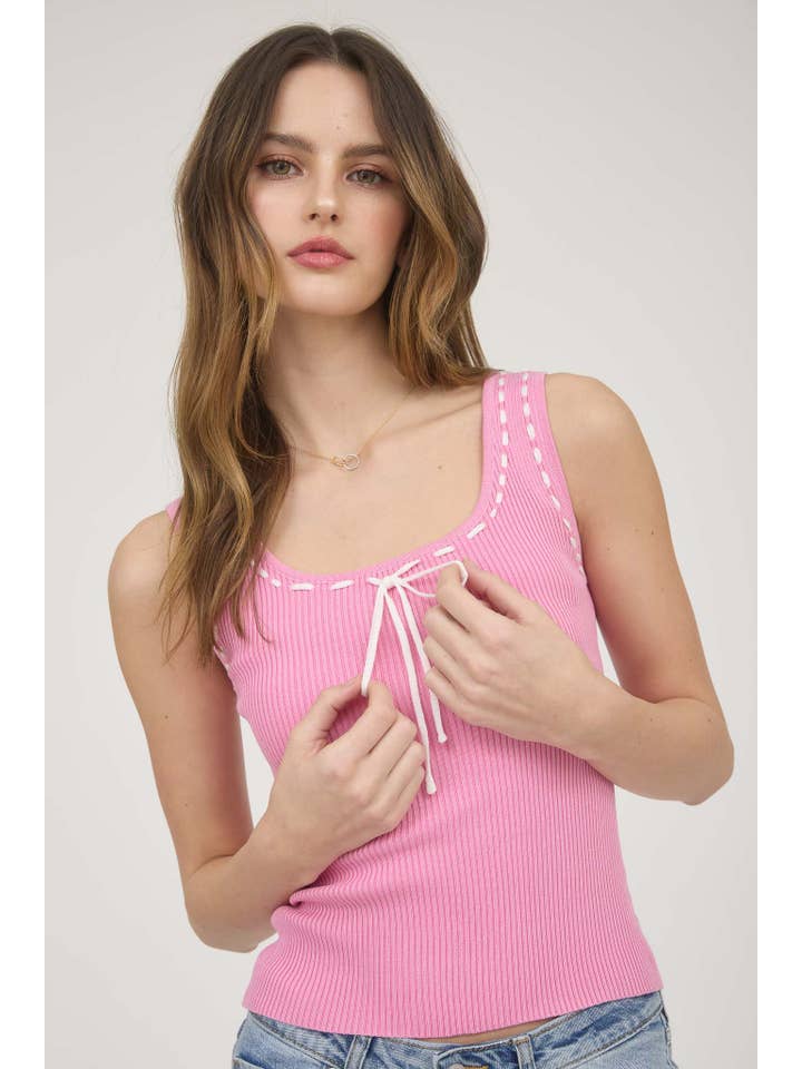 The Workshop Studio – Engroshandel Strikket top - Dame – SCOOP-UDSKÆRING FORAN BIND SWEATER STRIKKET TANKTOP17