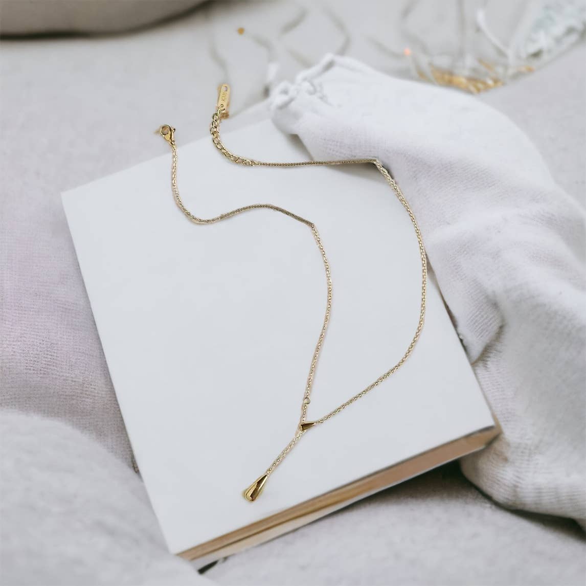 Interiors and Art - Wholesale Pendant/Charm Necklace - Vermeil minimalist 925 sterling silver 18k gold teardrop cha2