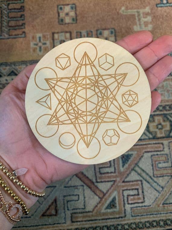 Sacred Sunday – Großhandel Spiritueller Stein/Kristall – Holz-Kristall-Gitterbrett Set / Gitterbrett mit heiliger Geometrie1