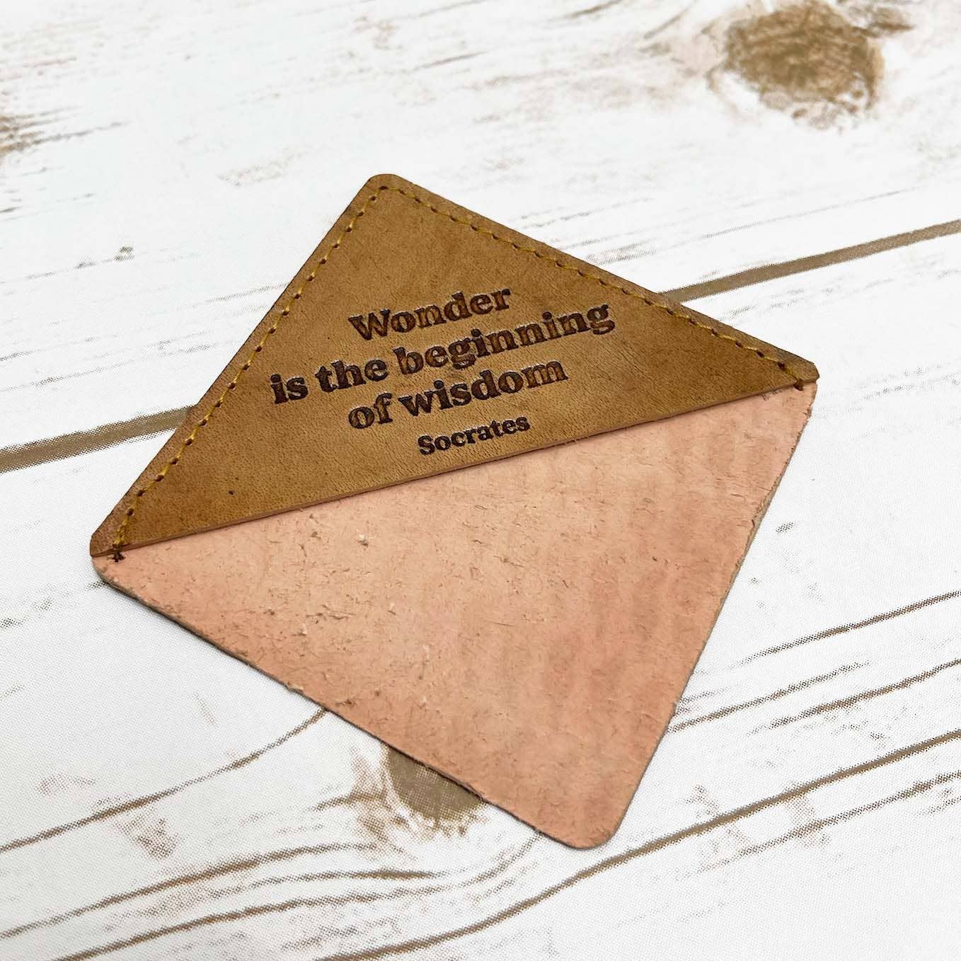 Soothi | Containers Of Creativity - Vendita all'ingrosso Segnalibro - Segnalibri quadrati in pelle9