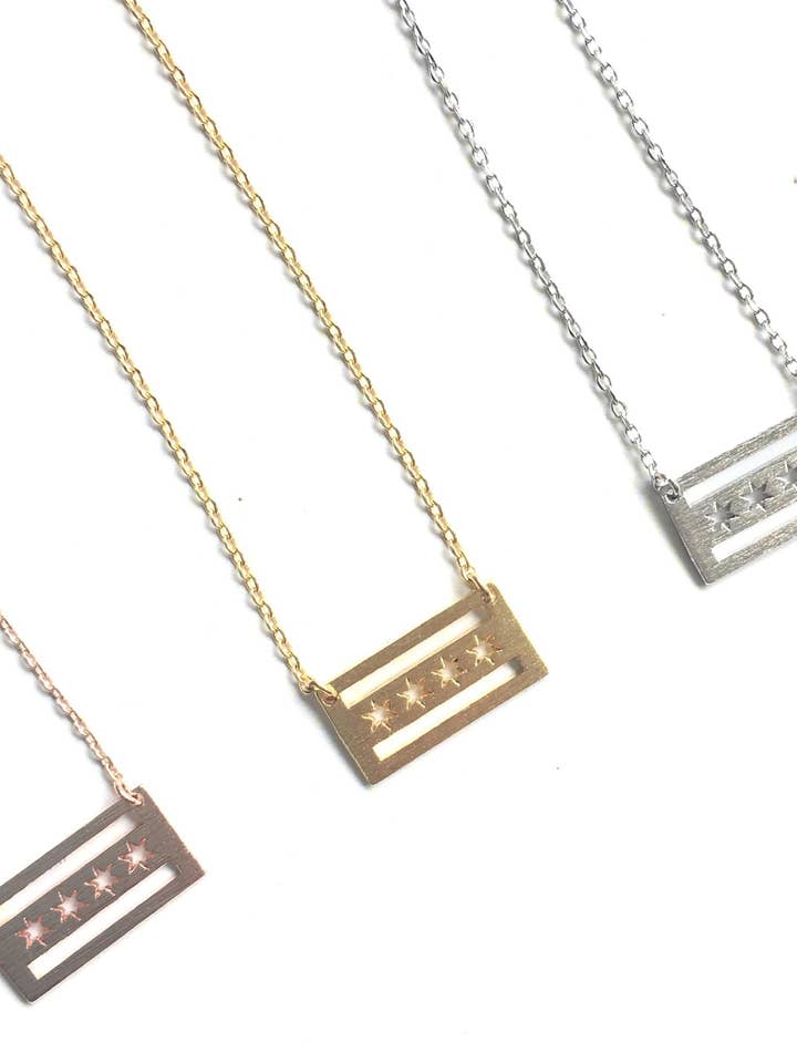 Collar con bandera de Chicago para venta al por mayor de One Strange Bird