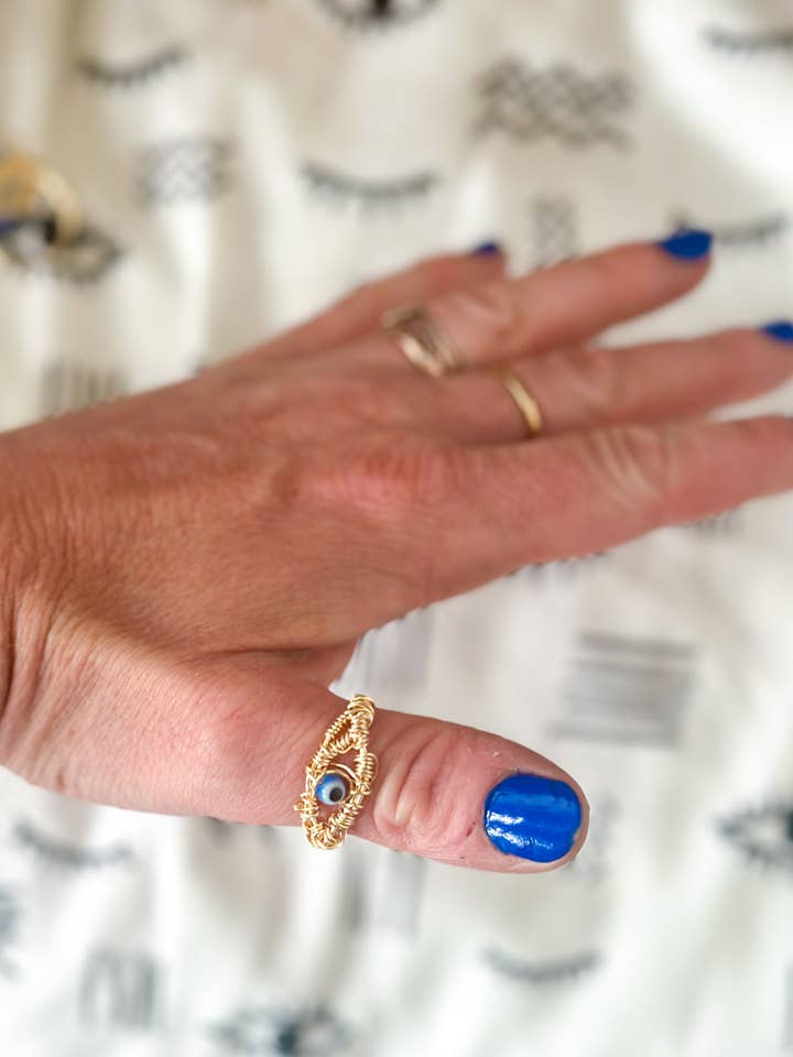 Anello con Occhio Malvagio Intricato in Filo | Edizione Limitata per la vendita all'ingrosso da parte di Elise Marie DeSigns
