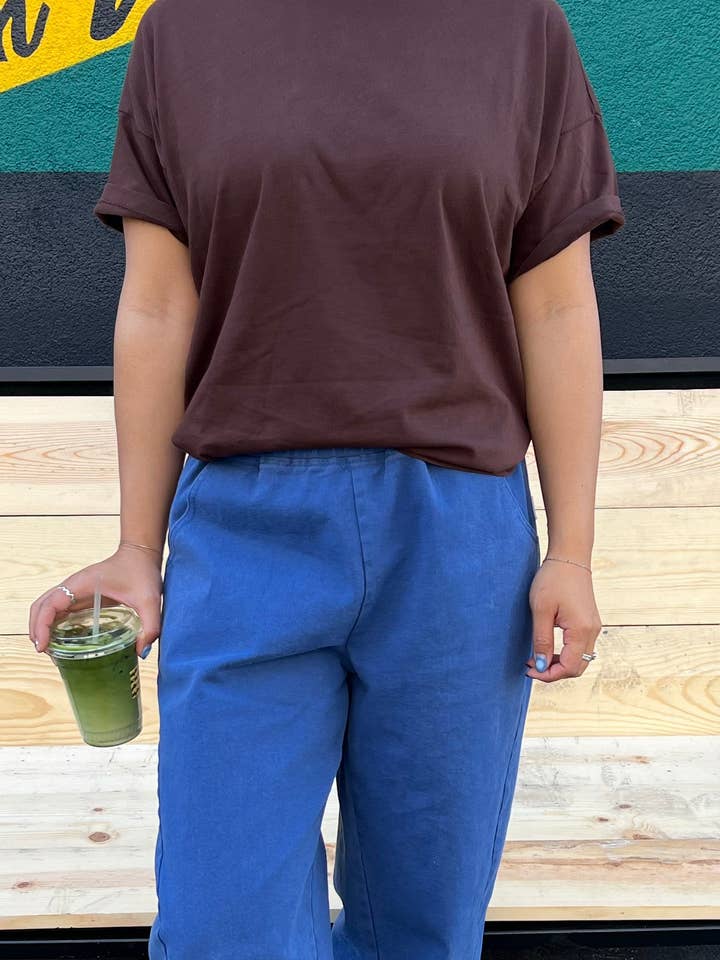 Her Tee - T-shirt décontracté pour femme (2S-2M-1L) pour la vente par Le Bon Shoppe