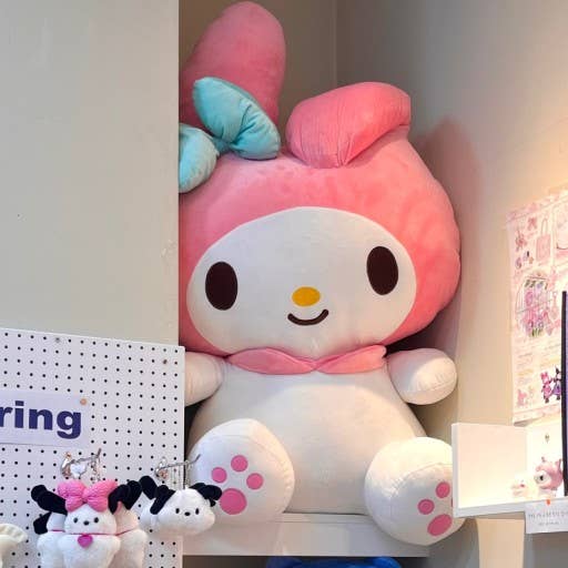 K-Wonderland – Engroshandel Plyslegetøj - Børn og baby – Kuromi Kæmpe Størrelse Karakterer Plys Legetøj Deco Display Legetøj7