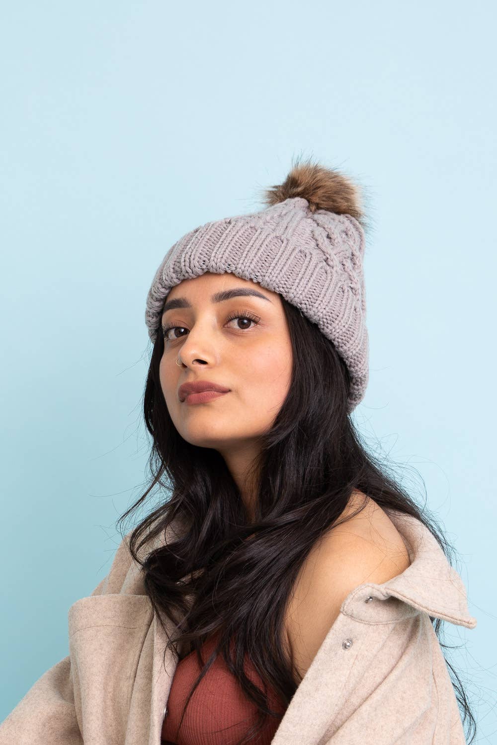 Leto Accessories - Vente Bonnet – femme - Bonnet à torsades avec pompon en fausse fourrure - Style panache ❄️6