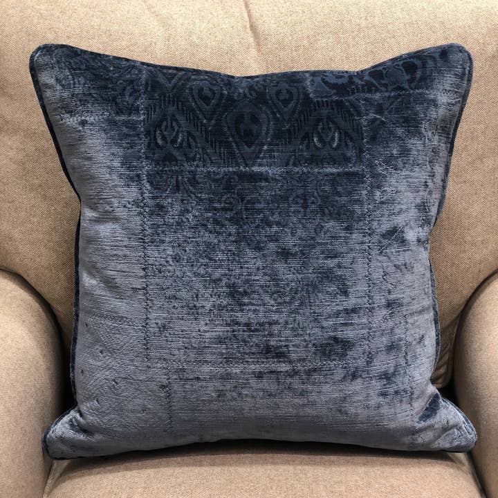 Plutus Home Brands – Großhandel Zierkissen – Blaues Luxus-Dekokissen aus Veloursleder