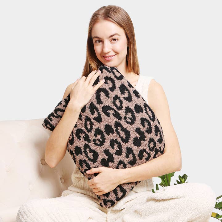 Sensibling Corp. - Wholesale Throw Pillow Cover - Leopard Patterned Cushion Cover
6