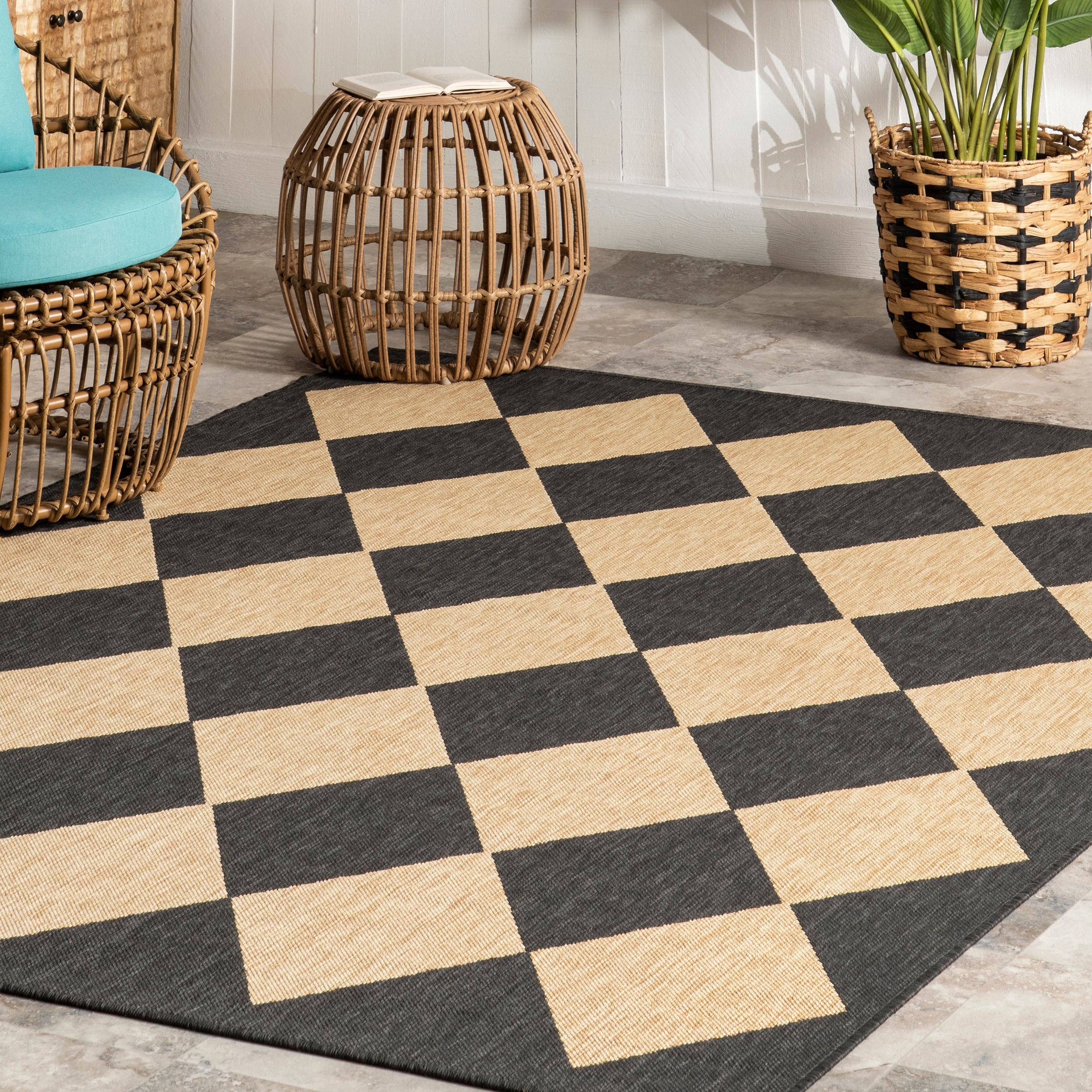 Beige Sabina Diamond Trellis Indoor/Outdoor Area Rug for wholesale on Faire16
