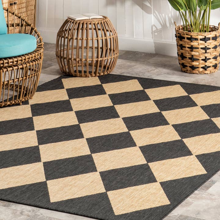 Beige Sabina Diamond Trellis Indoor/Outdoor Area Rug for wholesale on Faire16