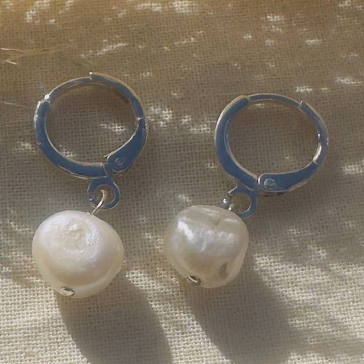 Sterling sølv perle Huggies for engroshandel hos Afresh Jewelry Co