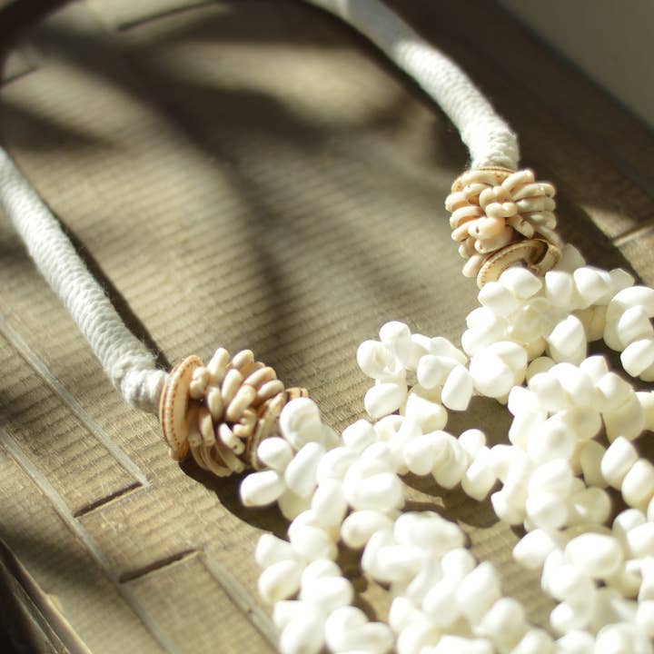 White Shell Necklace – Hawaii for wholesale on Faire1