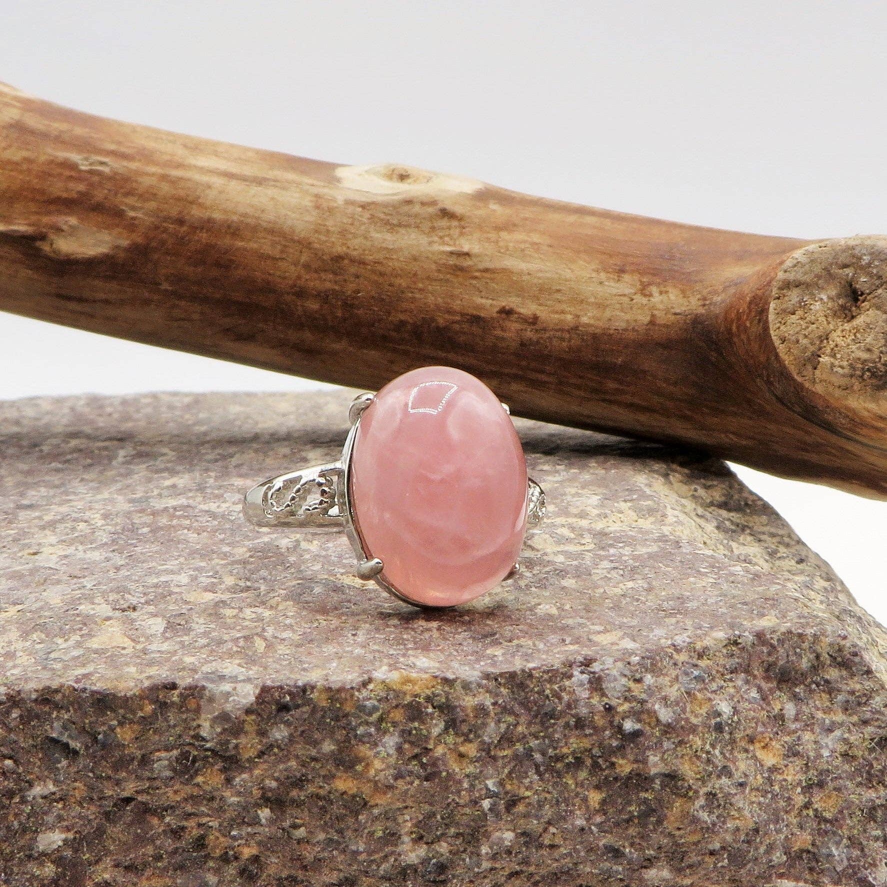 ZOYSA XL ~ Anello regolabile in QUARZO ROSA naturale for wholesale on Faire2