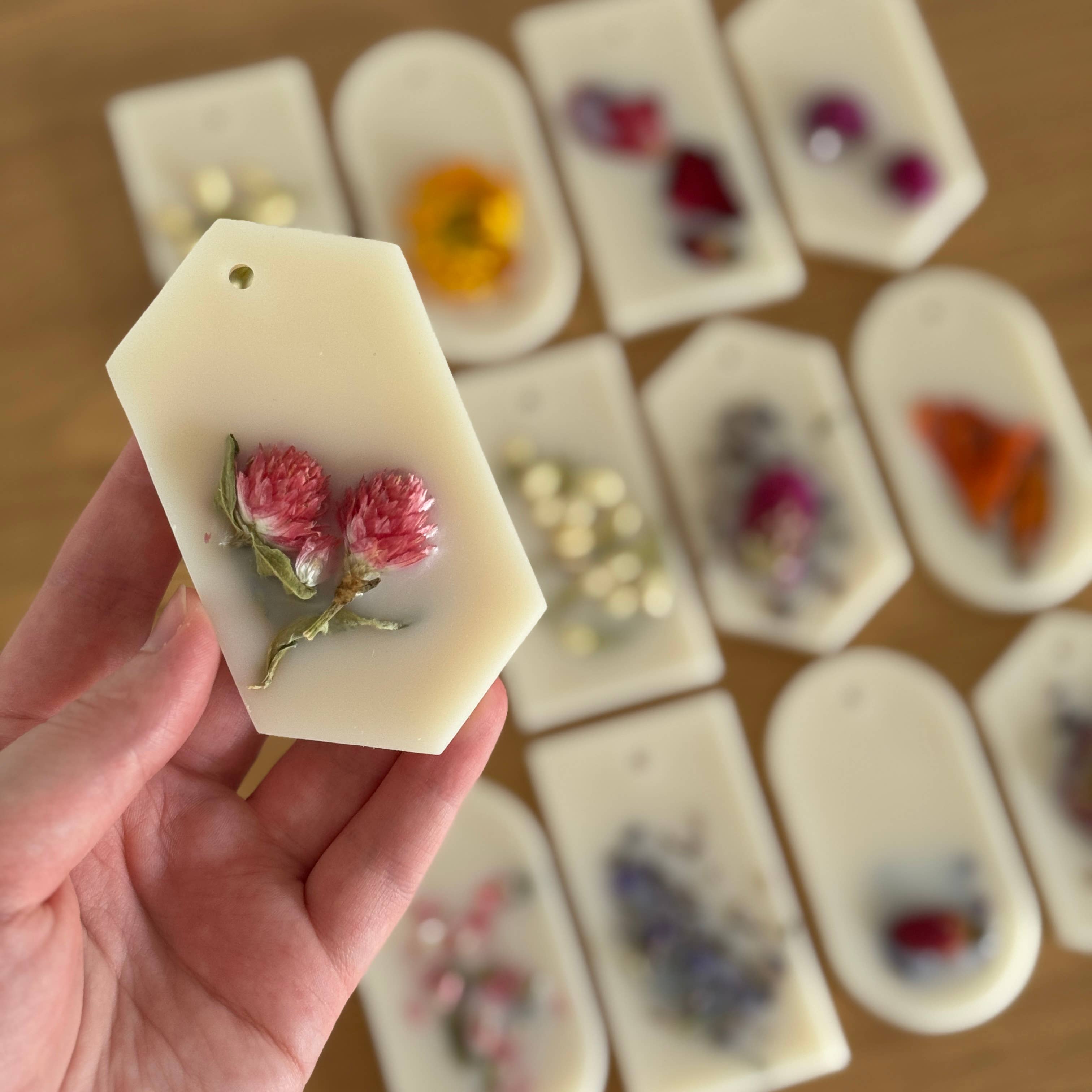 Dasho Shop - Vente Sachet parfumé - Sachet parfumé en cire de soja avec fleurs séchées aléatoires1