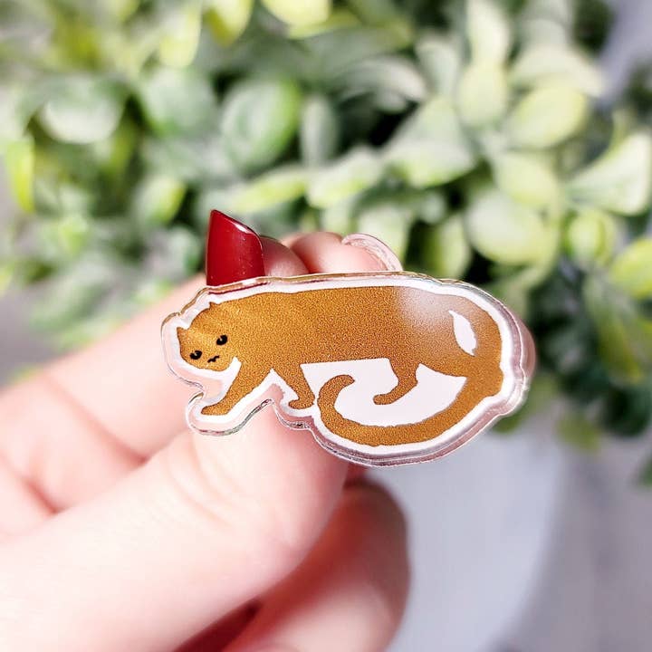Épinglette Wampus Cat, Cryptid Gift, Cryptid Pin, Cryptid Hunter pour la vente par The Dungeon Rose