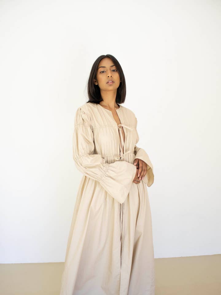 Abito lungo Ama per la vendita all'ingrosso da parte di LAAYO HOME