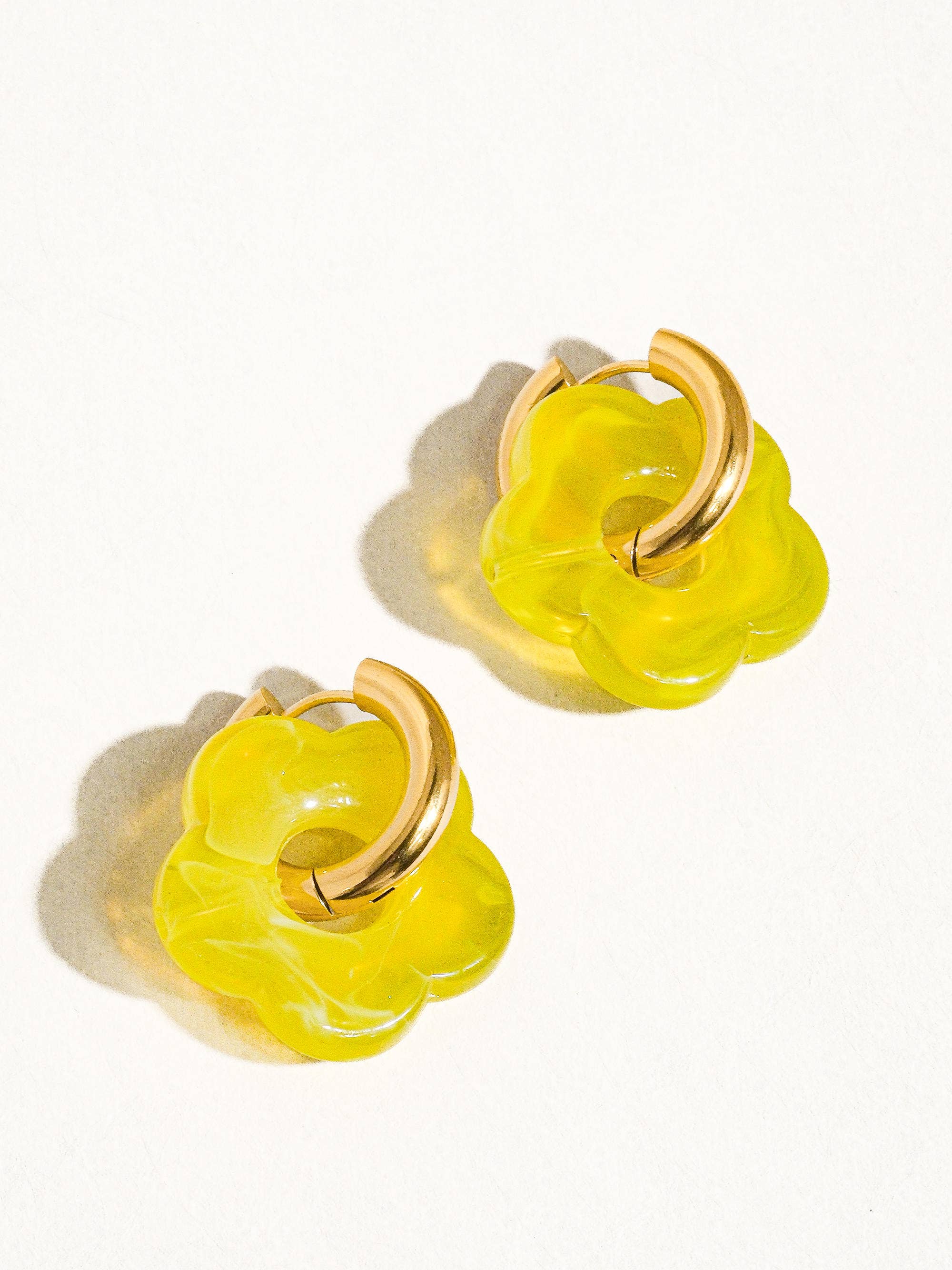 Flânerie by MAIQ - Wholesale Stud/Post Earrings - Petal 18K Gold Non-Tarnish Summer Flower Earring3