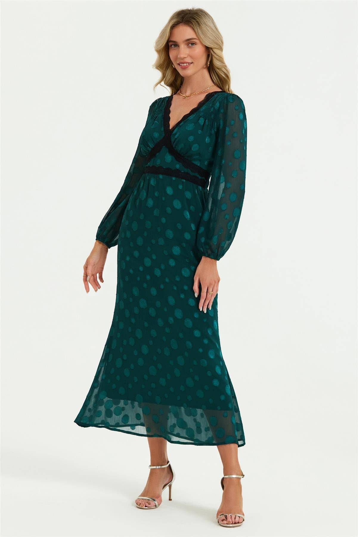 Donkergroen Maxi-jurk met lange mouwen, stippenjacquard en kanten afwerking in groen. voor groothandel op Faire1