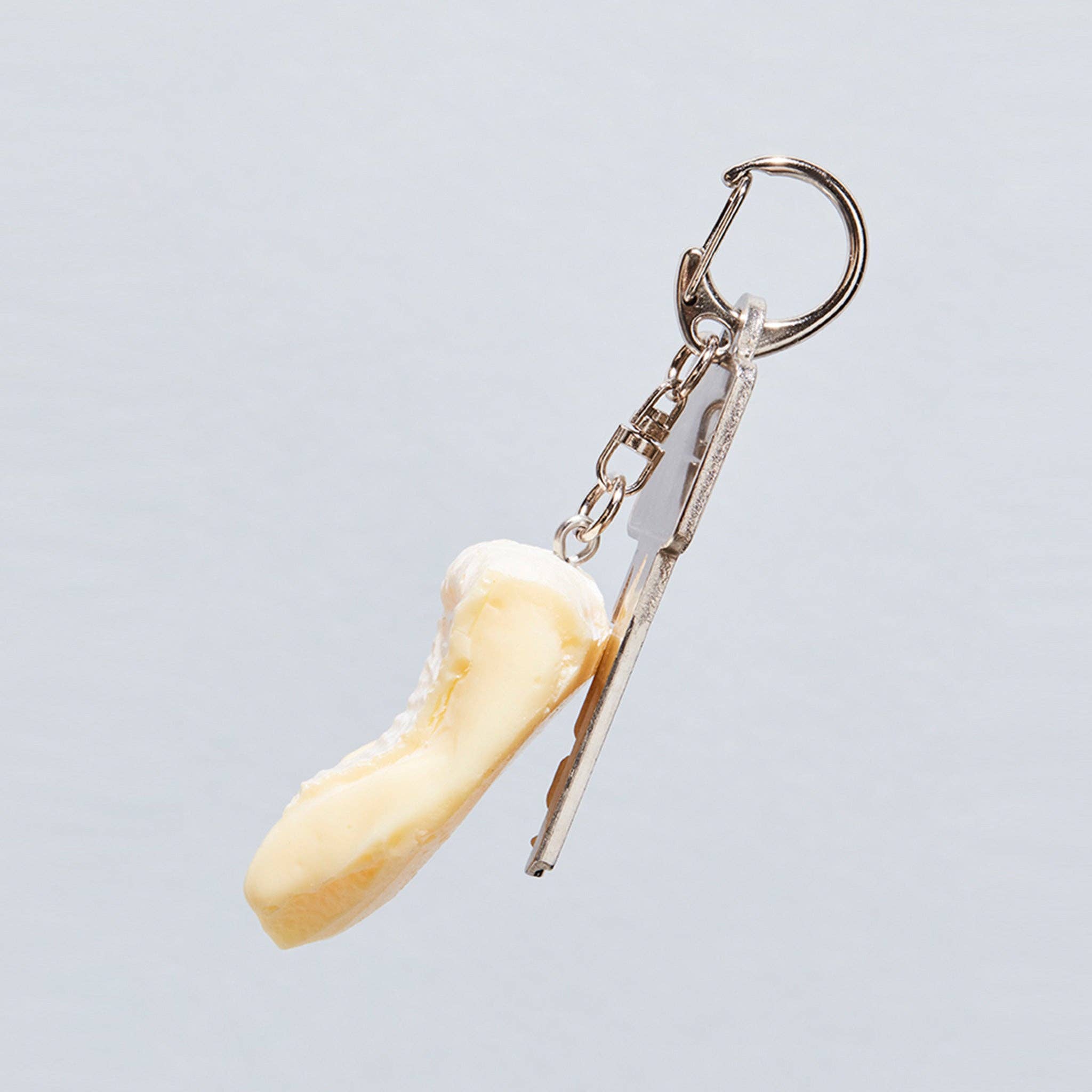 oishy - Wholesale Keychain - Unisex - Carla Camembert1