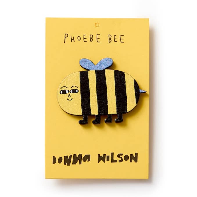 Spilla Phoebe Bee per la vendita all'ingrosso da parte di Donna Wilson