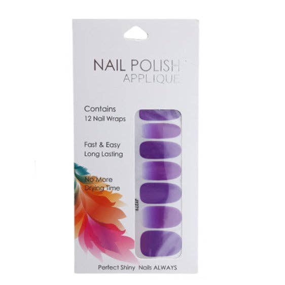 Manucure avec autocollants pour ongles violets pour la vente par Atlas Fashion