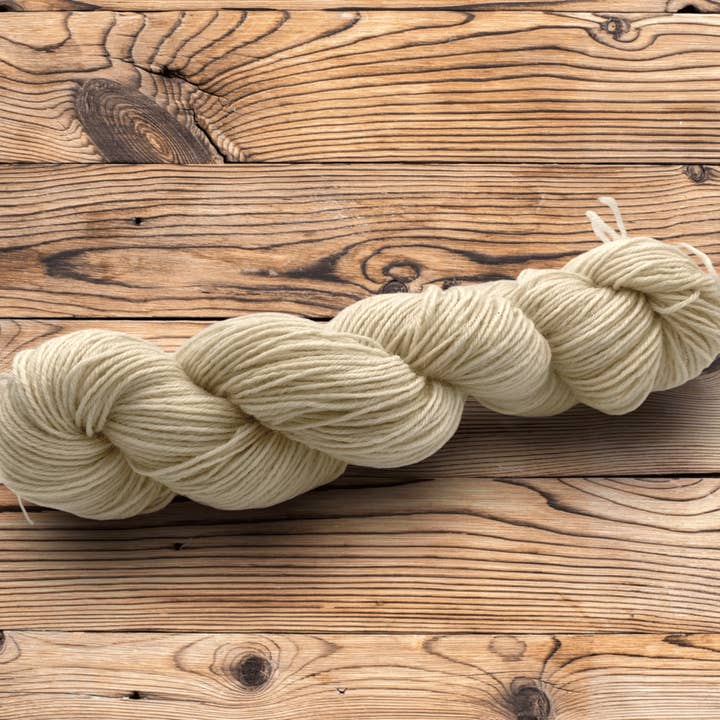 Undyed Yarn: Farm Traceable British Wool DK for wholesale by Rooster Undyed Yarns