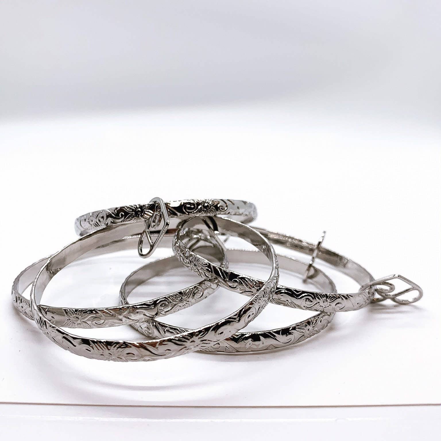 Anela's Jewelry - Vente Bracelet jonc - Bracelet hawaïen Hamilton en argent 5 mm avec breloque en forme de2