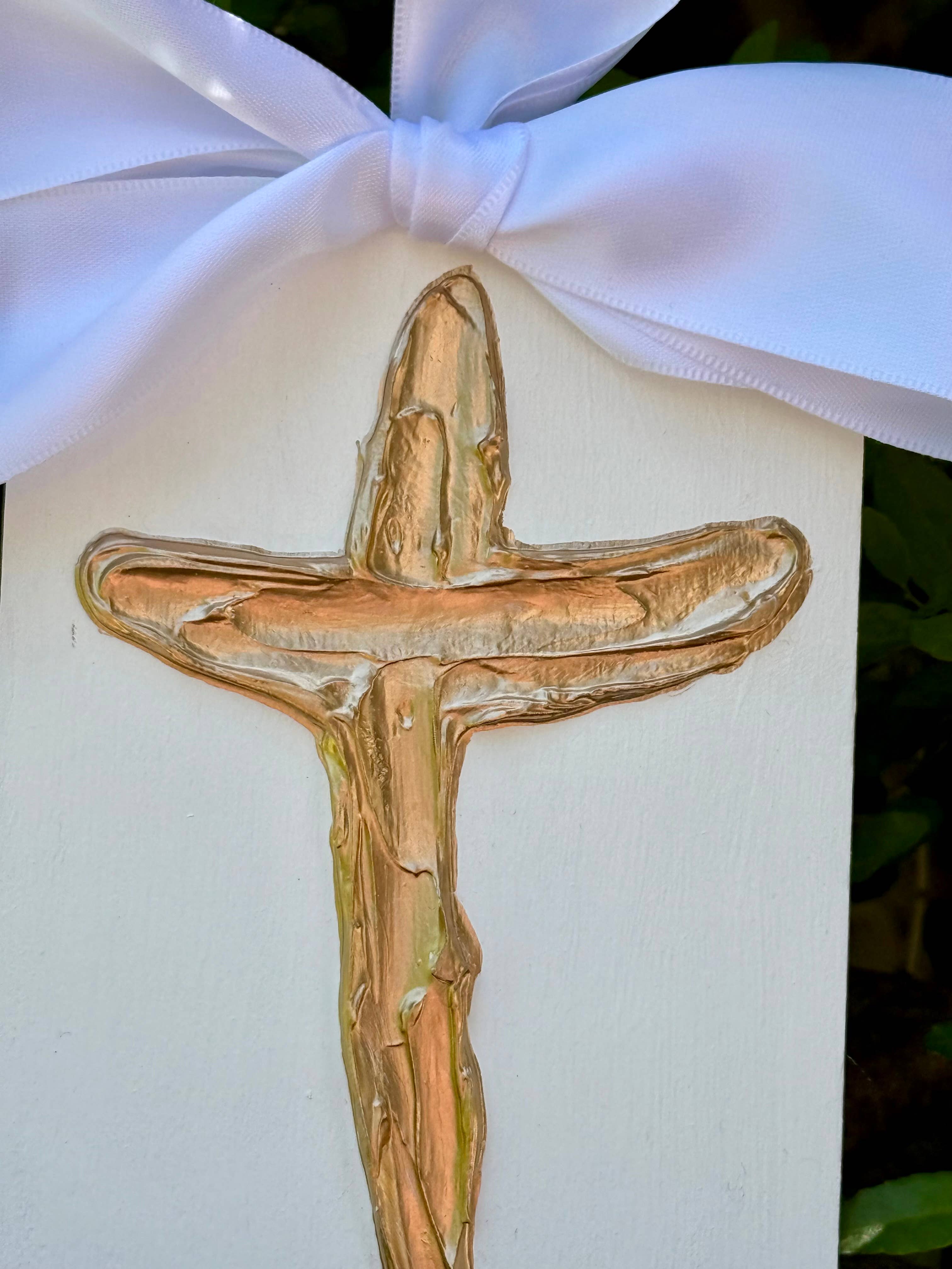 Framesaplenty - Vente Croix murales - Ornement de Noël croix texturée avec ruban en satin3