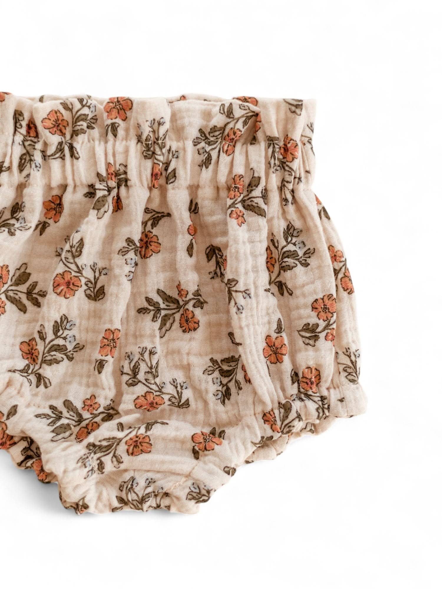 PETITE EvelinaApparel - Wholesale Underwear/Diaper Cover - Baby - Baby bloomers / Vintage florals3