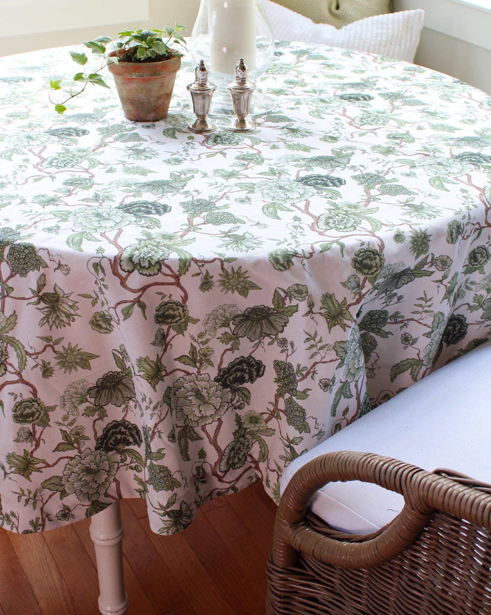 Florence Fern Floral Cotton Tablecloth for wholesale on Faire4