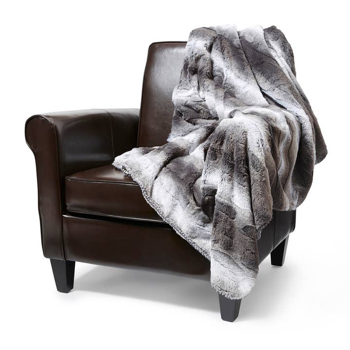 "Zephyr Grey" Faux Fur Plush Throw Blanket - 50"x70" and other Purchase Wholesale bière zéphyr. Free Returns & Net 60 Terms on Faire trending on Faire.