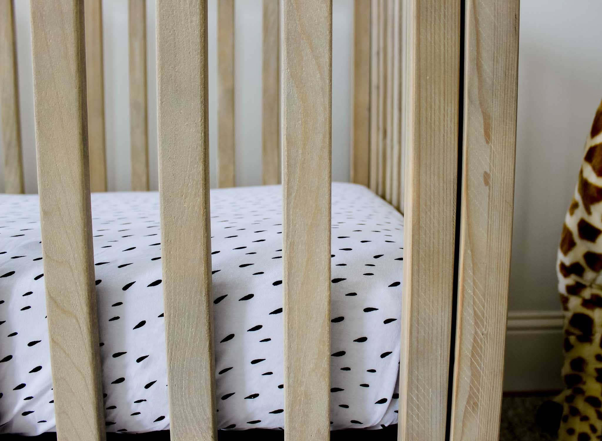 NODNAL Co. - Wholesale Cot/Crib Sheets - Raindrops Fitted Mini Crib Sheet7