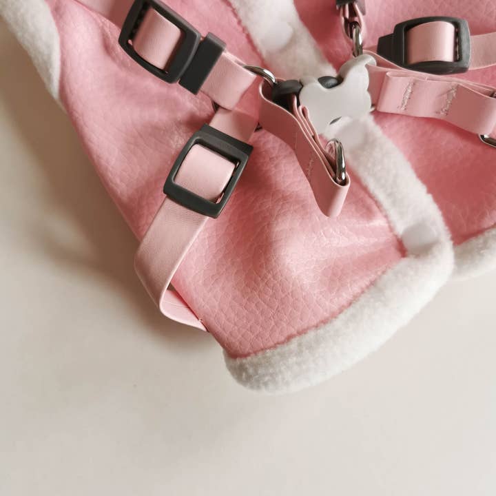 Channyfinds - Venta al por mayor Arnés - Perros - Chaleco con arnés de piel sintética para mascotas de moda2