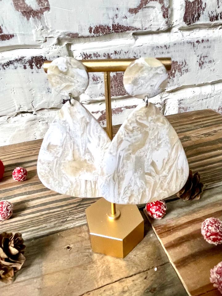 Grote oorhangers met wintersteen voor wholesale door She makes clay