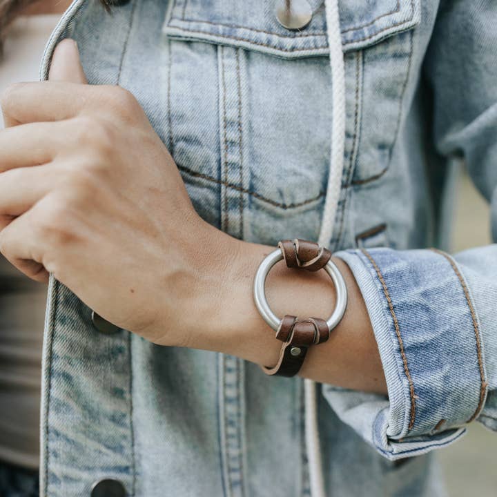 Range Leather Co. - Wholesale Bangle Bracelet - Equestrian-Inspired Chinati O-Ring Leather Bracelet5