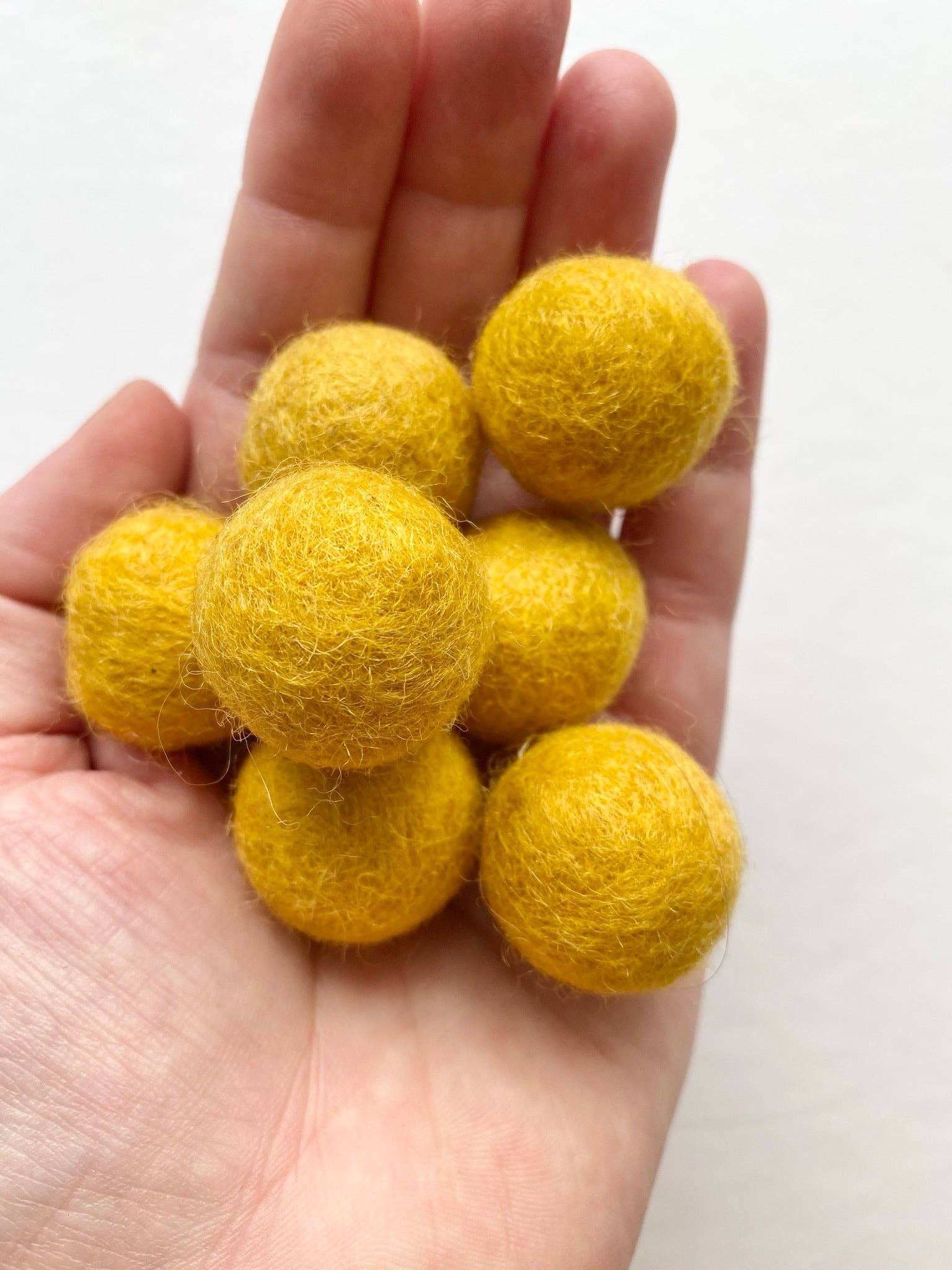 Wool Jamboree - Wholesale Craft Supplies - Color Scheme for Anything - 2.5 cm Felt Balls3