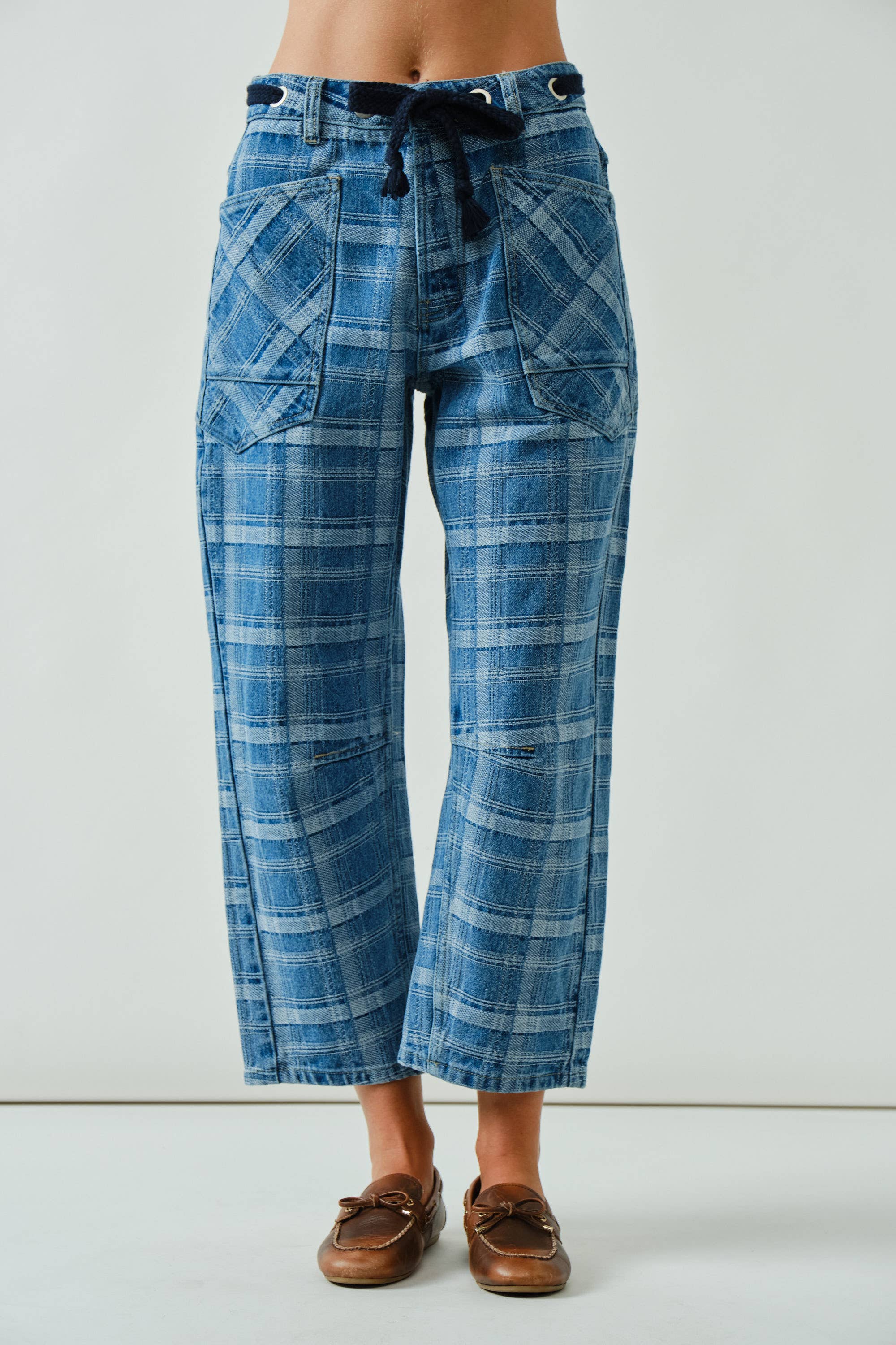 AJP5483 NEW PLAID SEMI BARREL JEANS WITH BELT for wholesale on Faire0